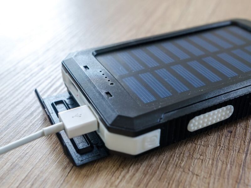 Welche Vorteile bringen moderne Solar-Powerbanks zuhause?